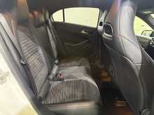 Mercedes-Benz A Class 2.0 A250 BlueEfficiency AMG Sport Hatchback 5dr Petrol 7G-DCT Euro 6 (s/s) (211 ps) - U766