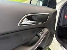 Mercedes-Benz A Class 2.0 A250 BlueEfficiency AMG Sport Hatchback 5dr Petrol 7G-DCT Euro 6 (s/s) (211 ps) - U766