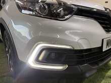 Renault Captur 0.9 TCe ENERGY Iconic SUV 5dr Petrol Manual Euro 6 (s/s) (90 ps) - U770
