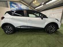 Renault Captur 0.9 TCe ENERGY Iconic SUV 5dr Petrol Manual Euro 6 (s/s) (90 ps) - U770