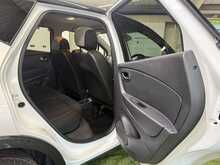Renault Captur 0.9 TCe ENERGY Iconic SUV 5dr Petrol Manual Euro 6 (s/s) (90 ps) - U770