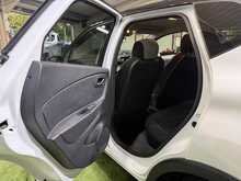 Renault Captur 0.9 TCe ENERGY Iconic SUV 5dr Petrol Manual Euro 6 (s/s) (90 ps) - U770