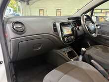 Renault Captur 0.9 TCe ENERGY Iconic SUV 5dr Petrol Manual Euro 6 (s/s) (90 ps) - U770