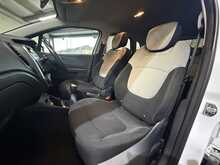 Renault Captur 0.9 TCe ENERGY Iconic SUV 5dr Petrol Manual Euro 6 (s/s) (90 ps) - U770