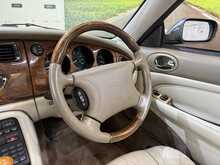 Jaguar XK8 4.0 Convertible 2dr Petrol Automatic (284 g/km, 290 bhp) - U798