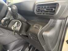 Peugeot Partner 1.5 BlueHDi 1000 Professional Standard Panel Van 5dr Diesel Manual SWB Euro 6 (100 bhp) - U803