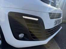 Vauxhall Vivaro 1.5 Turbo D 2900 Sportive Panel Van 5dr Diesel Manual L2 H1 Euro 6 (s/s) (100 ps) - U806
