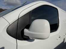 Vauxhall Vivaro 1.5 Turbo D 2900 Sportive Panel Van 5dr Diesel Manual L2 H1 Euro 6 (s/s) (100 ps) - U806