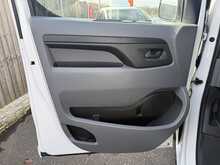 Vauxhall Vivaro 1.5 Turbo D 2900 Sportive Panel Van 5dr Diesel Manual L2 H1 Euro 6 (s/s) (100 ps) - U806