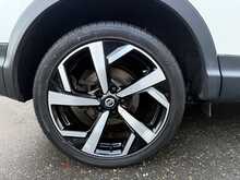 Nissan Qashqai 1.5 dCi Tekna SUV 5dr Diesel Manual Euro 6 (s/s) (110 ps) - U824