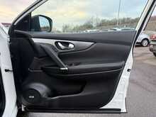 Nissan Qashqai 1.5 dCi Tekna SUV 5dr Diesel Manual Euro 6 (s/s) (110 ps) - U824