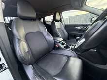 Nissan Qashqai 1.5 dCi Tekna SUV 5dr Diesel Manual Euro 6 (s/s) (110 ps) - U824