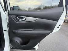 Nissan Qashqai 1.5 dCi Tekna SUV 5dr Diesel Manual Euro 6 (s/s) (110 ps) - U824