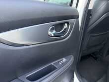 Nissan Qashqai 1.5 dCi Tekna SUV 5dr Diesel Manual Euro 6 (s/s) (110 ps) - U824