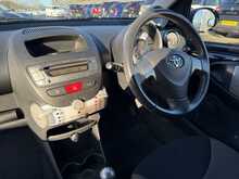 Toyota AYGO VVT-i Fire - U849