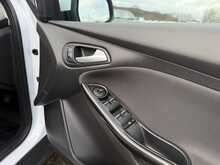 Ford Focus T EcoBoost Titanium - U851
