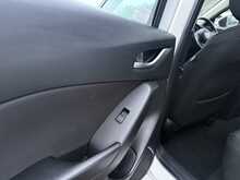 Mazda Mazda3 SKYACTIV-G SE - U877