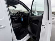 Vauxhall Vivaro Turbo D 2900 Pro - U883