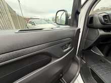 Vauxhall Vivaro Turbo D 2900 Pro - U883