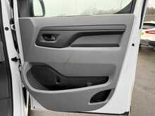 Vauxhall Vivaro Turbo D 2900 Dynamic - U939