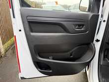 Vauxhall Vivaro Turbo D 2900 Pro - U942