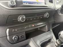 Vauxhall Vivaro Turbo D 2900 Pro - U942