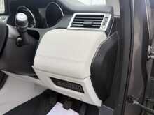 Land Rover Discovery Sport  - U946