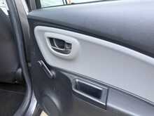 Toyota Yaris Dual VVT-i Icon - U954