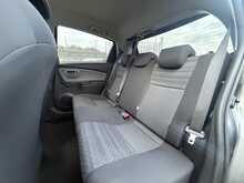 Toyota Yaris Dual VVT-i Icon - U954