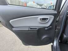 Toyota Yaris Dual VVT-i Icon - U954