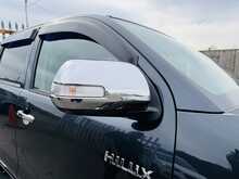 Toyota Hilux D-4D Invincible - U967