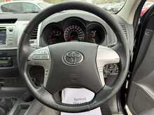 Toyota Hilux D-4D Invincible - U967