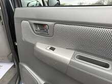 Toyota Hilux D-4D Invincible - U967