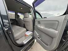 Toyota Hilux D-4D Invincible - U967