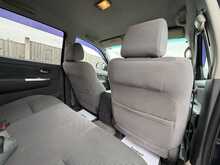 Toyota Hilux D-4D Invincible - U967