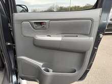 Toyota Hilux D-4D Invincible - U967