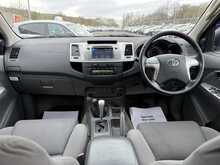 Toyota Hilux D-4D Invincible - U967