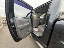 Toyota Hilux D-4D Invincible - U967