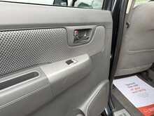 Toyota Hilux D-4D Invincible - U967