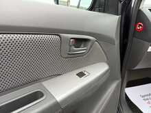 Toyota Hilux D-4D Invincible - U967