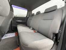 Toyota Hilux D-4D Invincible - U967