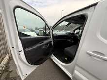Vauxhall Combo Turbo D 2300 Pro - U969