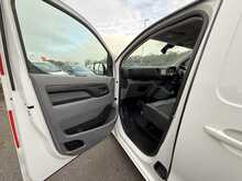 Vauxhall Vivaro Turbo D 2900 Sportive - U971
