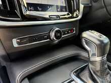 Volvo S90 D4 Momentum Plus - U976