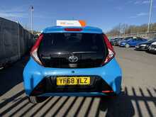 Toyota AYGO VVT-i x-plore - U984