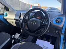 Toyota AYGO VVT-i x-plore - U984