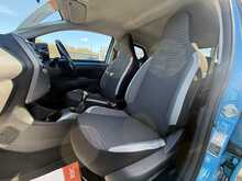 Toyota AYGO VVT-i x-plore - U984