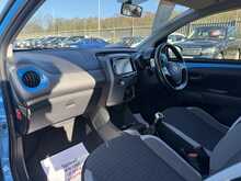 Toyota AYGO VVT-i x-plore - U984