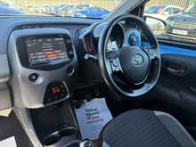 Toyota AYGO VVT-i x-plore - U984