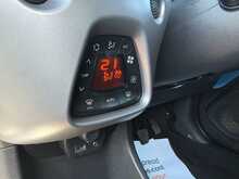 Toyota AYGO VVT-i x-plore - U984